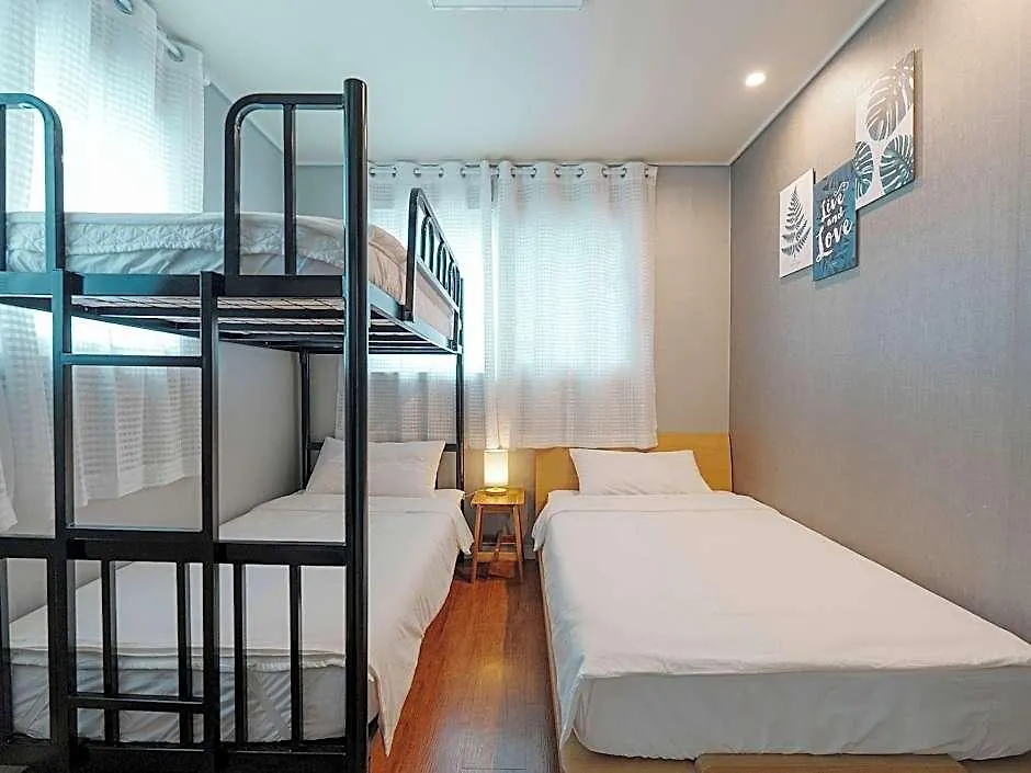 Incheon Airport Guesthouse Rainboots Hotel