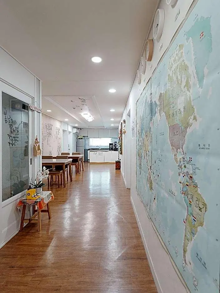 Incheon Airport Guesthouse Rainboots 2*,
